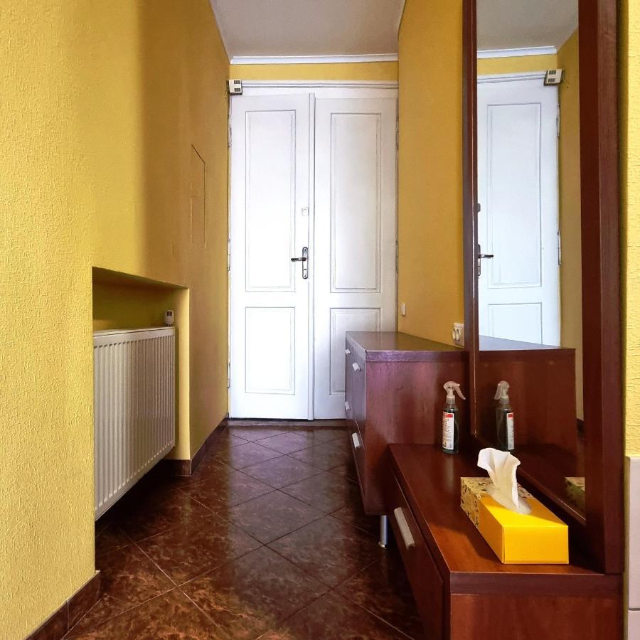 Cozy Apartment Lviv Eksteriør billede